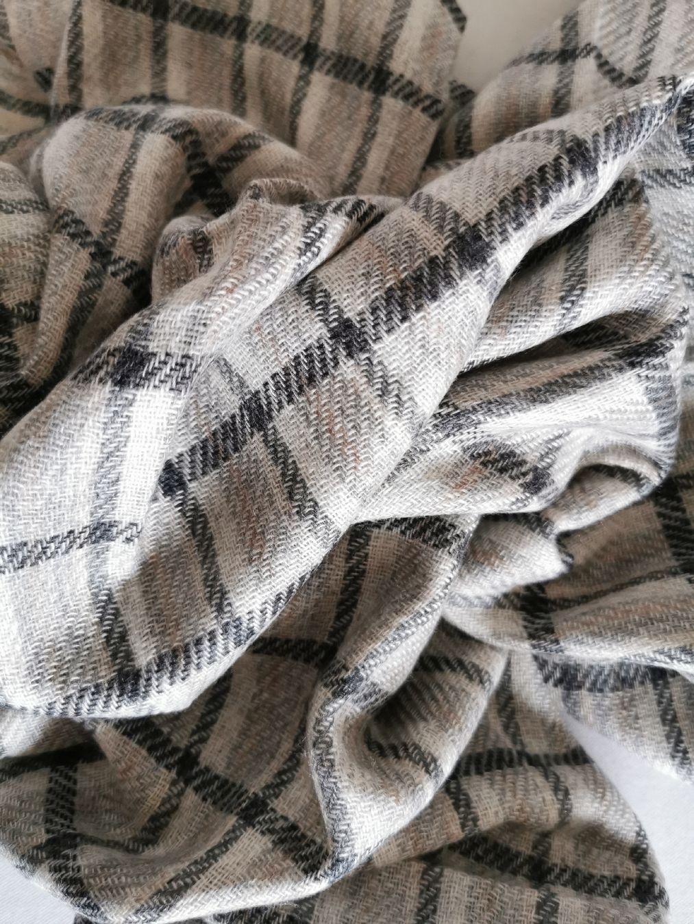 Foulard & Sciarpe: Herren Kaschmir Schal – Nuovo e nell'imballaggio originale da Schlieren venduto da vlalif 3