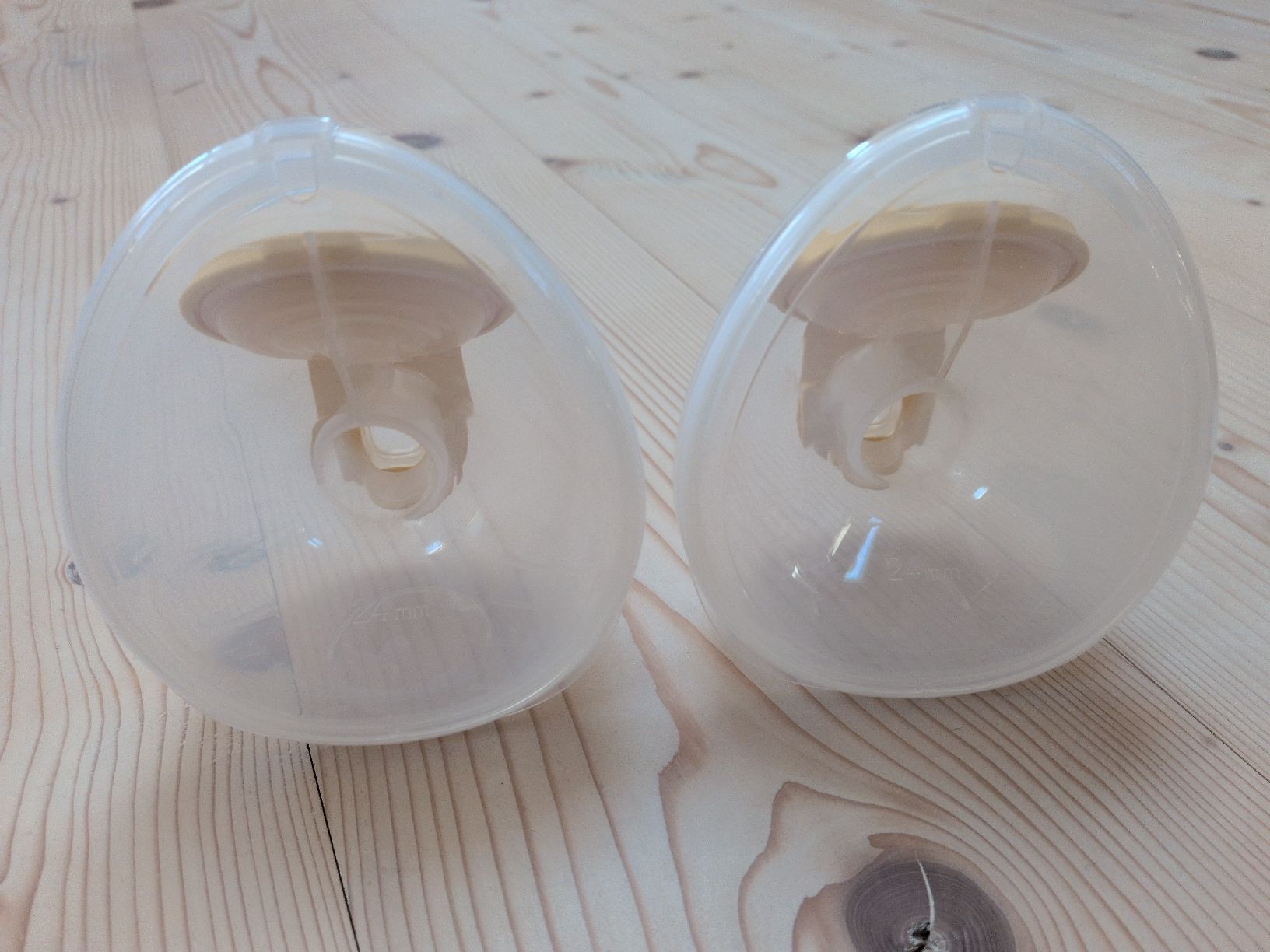 Medela Stillzubehör: medela Hands-free Auffangbehälter – Gebraucht aus Oberhelfenschwil von Tattar 1