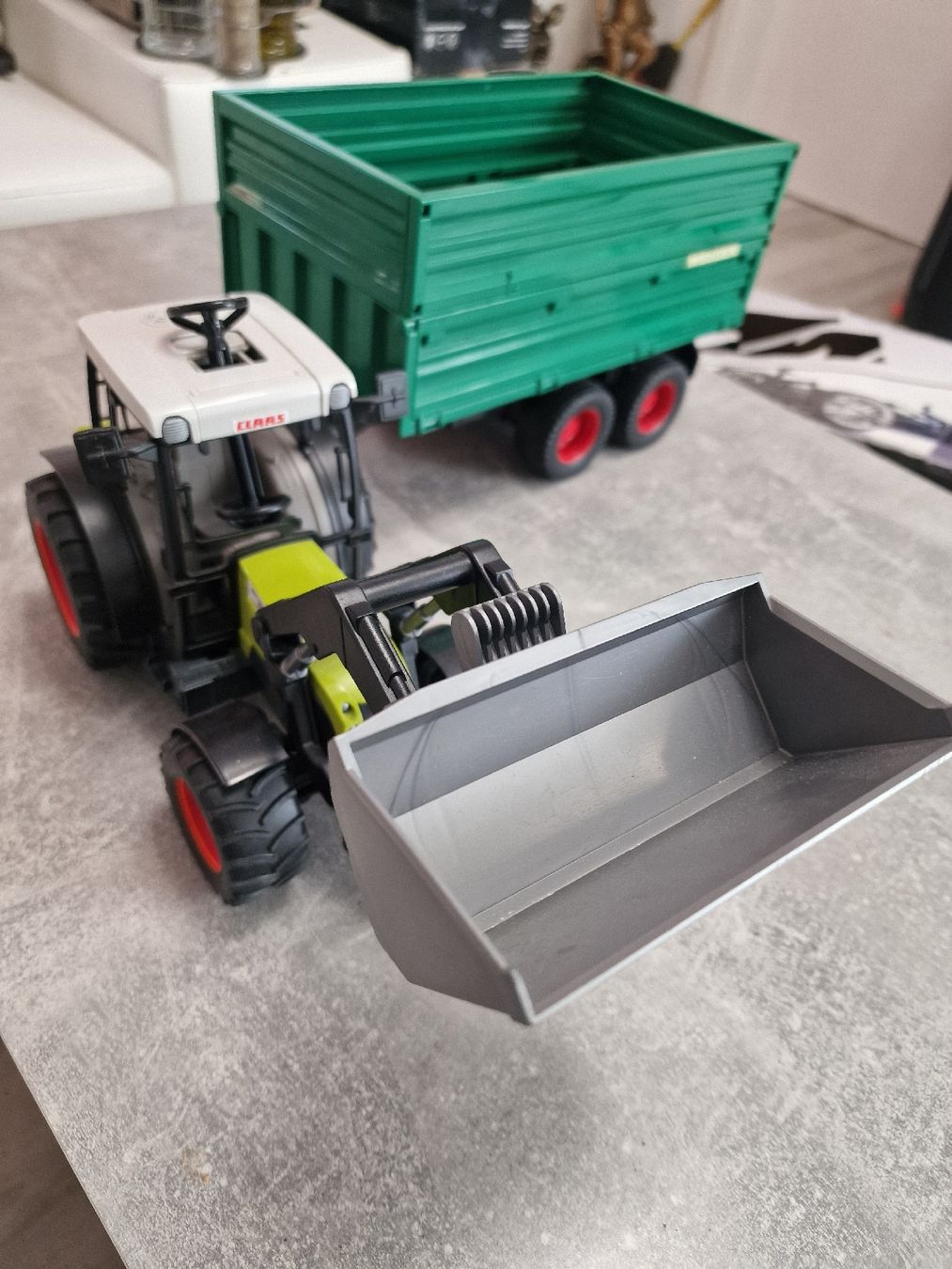Bruder Giocattoli: Traktor mit Anhänger Bruder  – Usato da Herzogenbuchsee venduto da ioa_zcm6