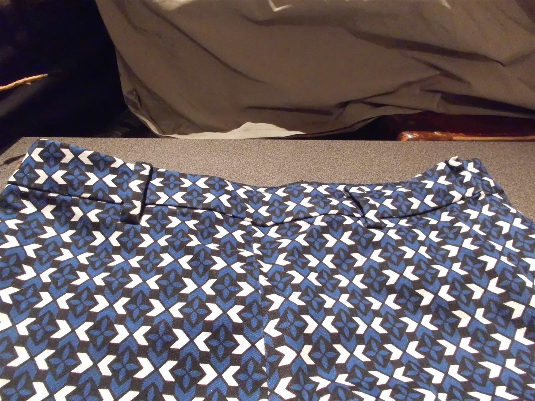 Pantaloni: Hose ca. Grösse S, weiss/schwarz, blau – Usato da Zürich venduto da abraxas1291 1