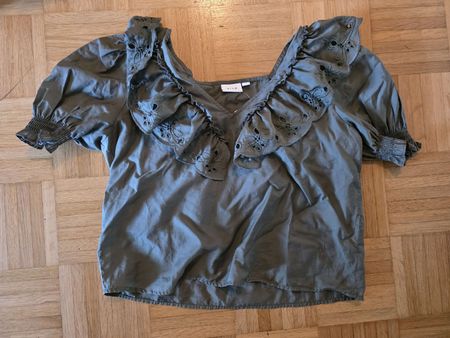 Sommerliche Bluse von Vila mit Rüschen, Grösse 40