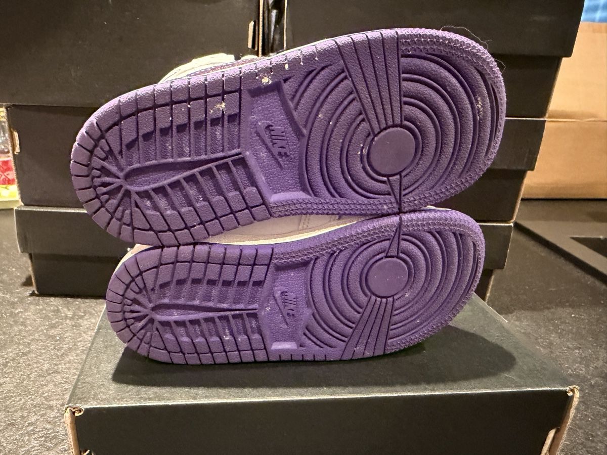 Jordan Scarpe per ragazzi: Jordan 1 High OG violet EUR 25 – Usato da Villaz-St-Pierre venduto da pepe86 2