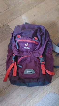 Wanderrucksack Deuter lila rot gebraucht