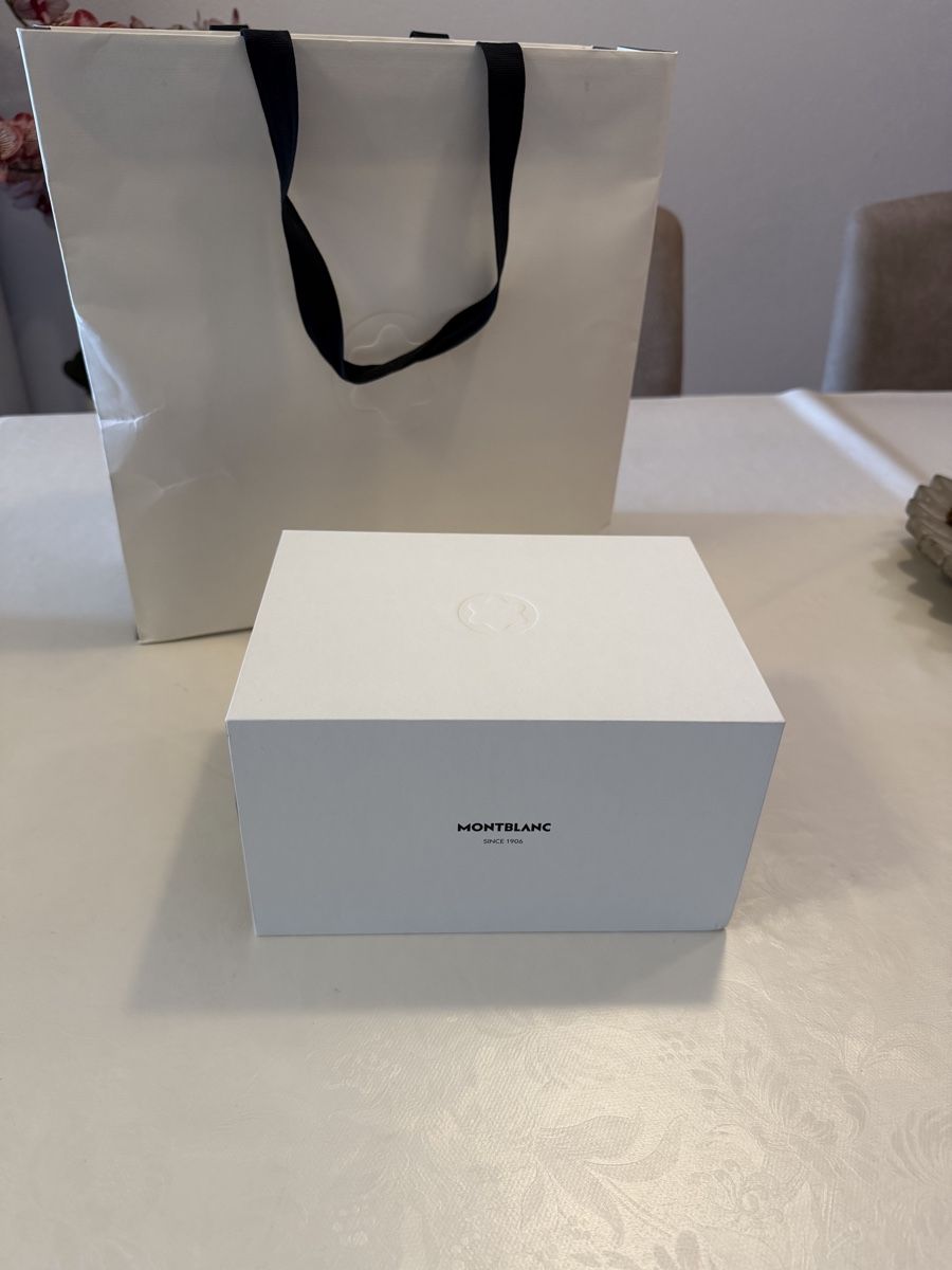 Montblanc Uhren: Coffret Mont-Blanc connected – Neu und originalverpackt aus La Chaux-de-Fonds von cin_p5yf 3