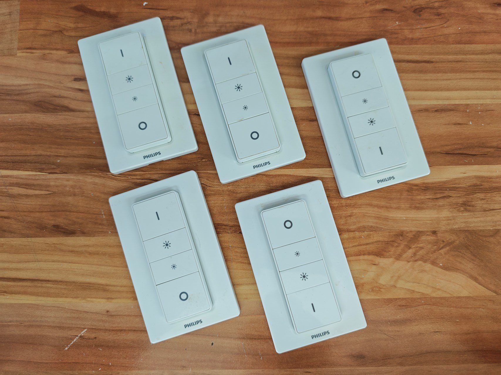 Philips Interrupteurs: Philips Hue Dimmschalter V1 kabellos – D'occasion à Bilten par Biltner 2