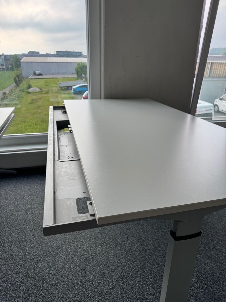 Scrivanie: Schreibtisch Büro – Usato da Kreuzlingen venduto da jup_72z9