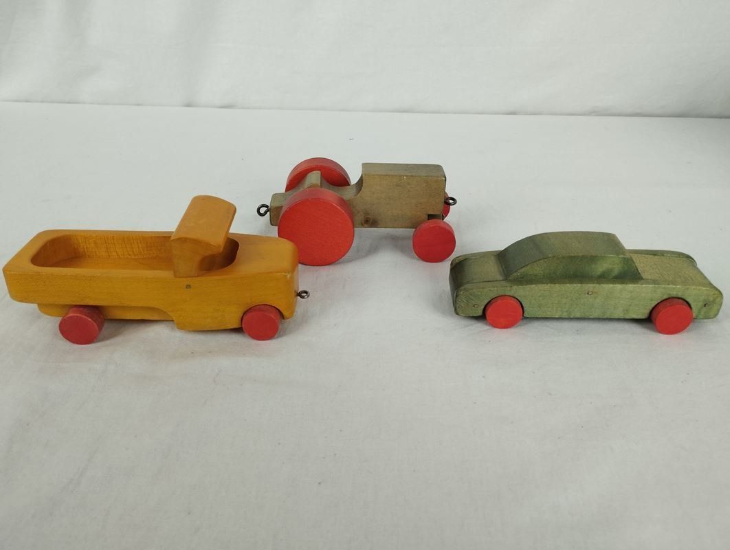 Spielzeuge: Antike Holz-Spielzeug-Garage – Gebraucht aus Schübelbach von Restwert_Schubelbach 8