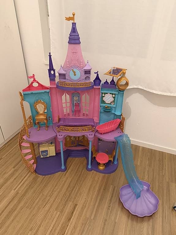 Disney Giocattoli: Disney Prinzessinen Schloss – Usato da Wettingen venduto da Bushid0