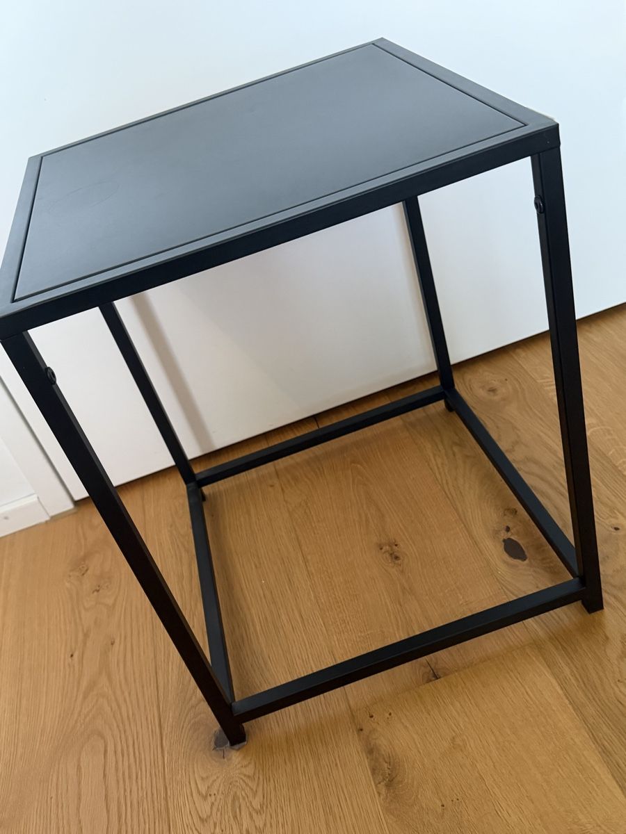 Comodini: Design Beistelltisch – Usato da Maienfeld venduto da hfo_b9jq