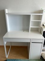 Schreibtisch