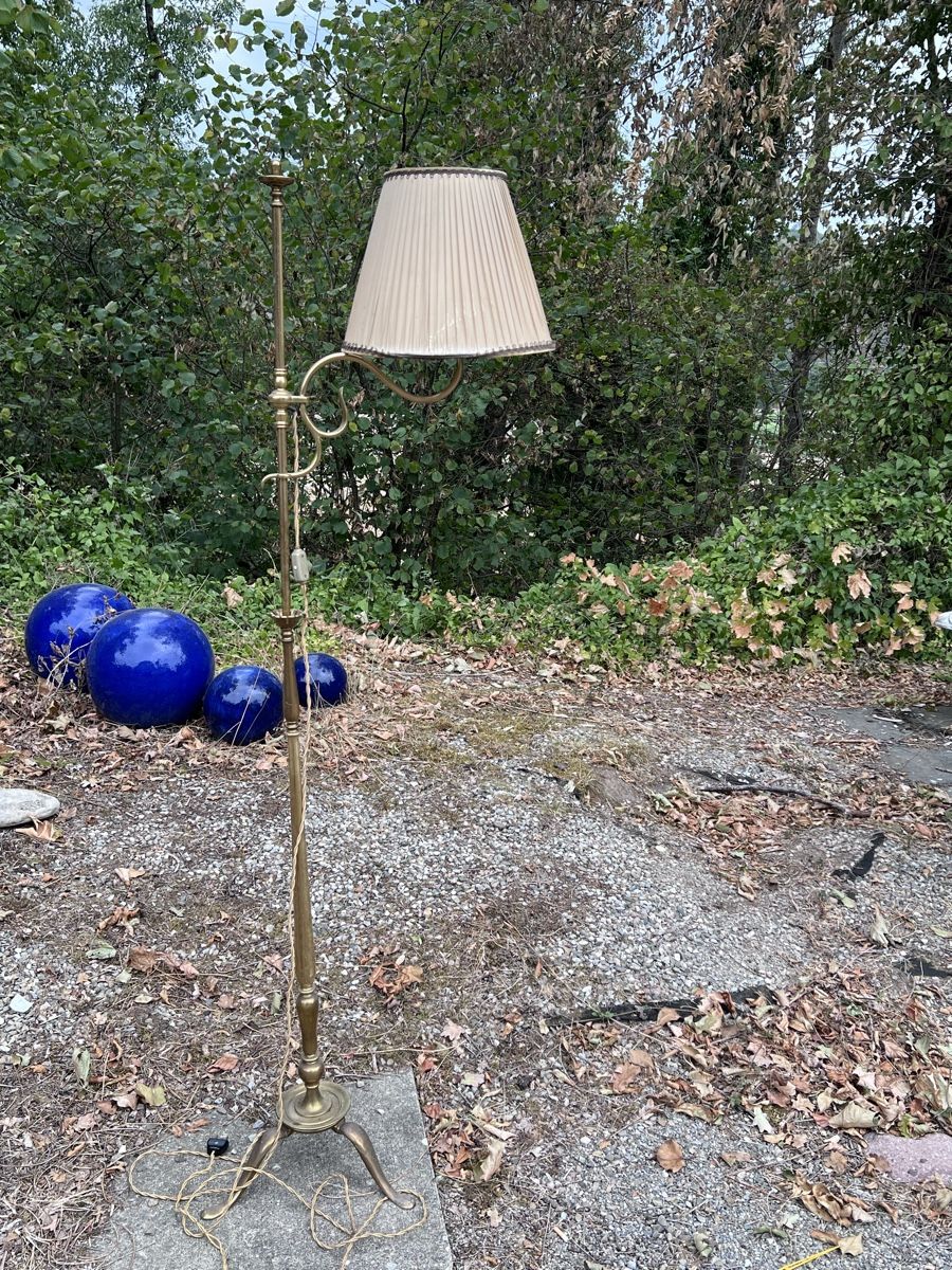 Lampen: Antike Stehlampe (37) – Gebraucht aus Glattfelden von maa_qcj8