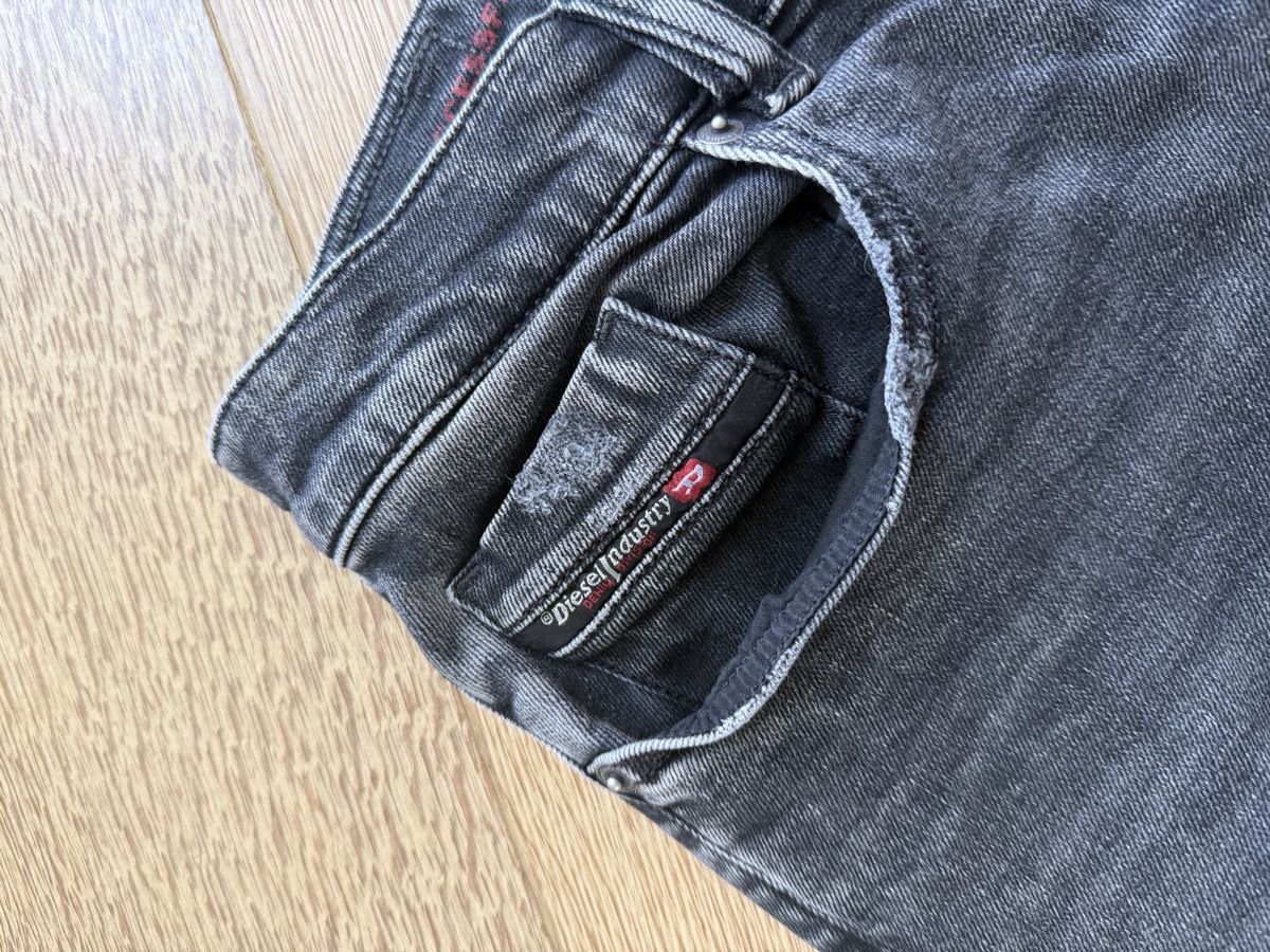 Diesel Jeans: Diesel black jeans – Gebraucht aus Erlenbach ZH von Kevlau 1
