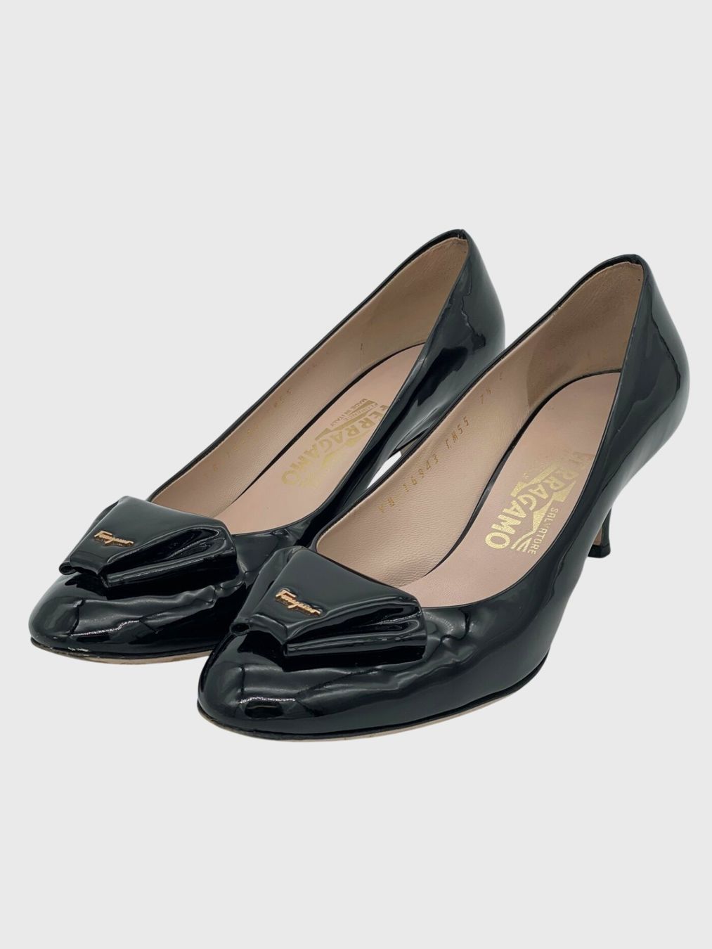 Salvatore Ferragamo Scarpe da donna: Salvatore Ferragamo Vara Pump EU 38 Schwarz – Usato da Zürich venduto da shoe_shop 1