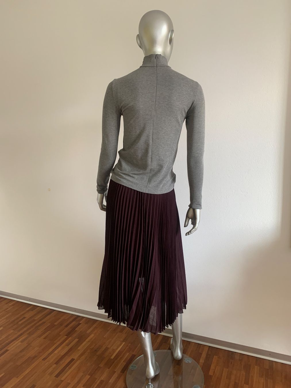 Akris Pullover & Sweatshirts: AKRIS: exklusiver, geraffter grauer Rollkragen-Pullover, 38 – Neu (gemäss Beschreibung) aus Luzern von paulablue 5