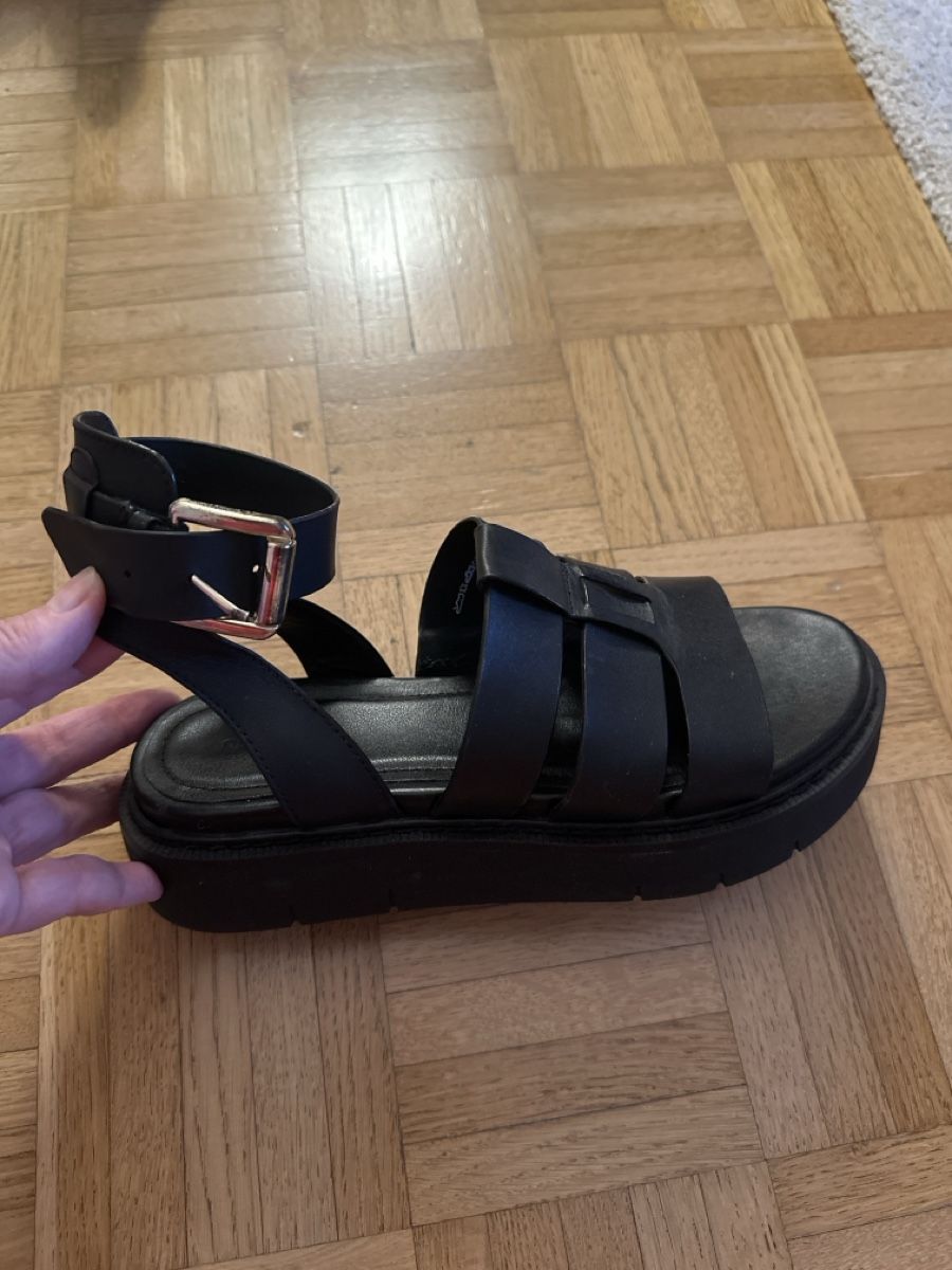 Damenschuhe: Sommersandalen – Neu (gemäss Beschreibung) aus Wetzikon von SuzyQ. 1