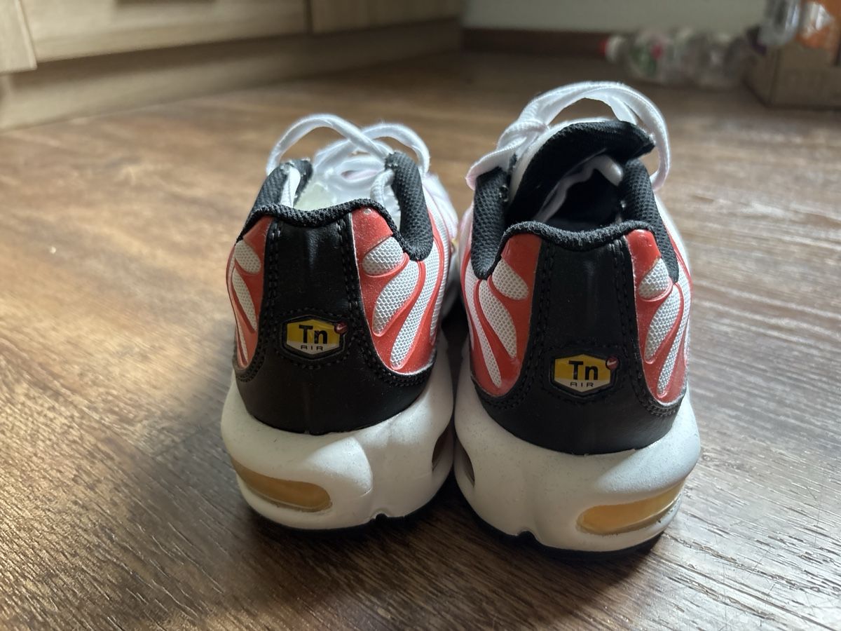 Nike Chaussures hommes: Nike Tn‘s grösse 36 – D'occasion à Adelboden par eny_5tn9 3