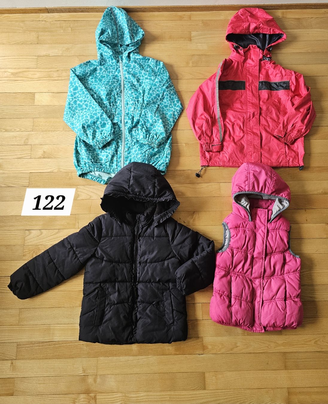 Lotti & Set di vestiti: Paket Mädchenkleider Grösse 122 – Usato da Basel venduto da Anja_1981 1