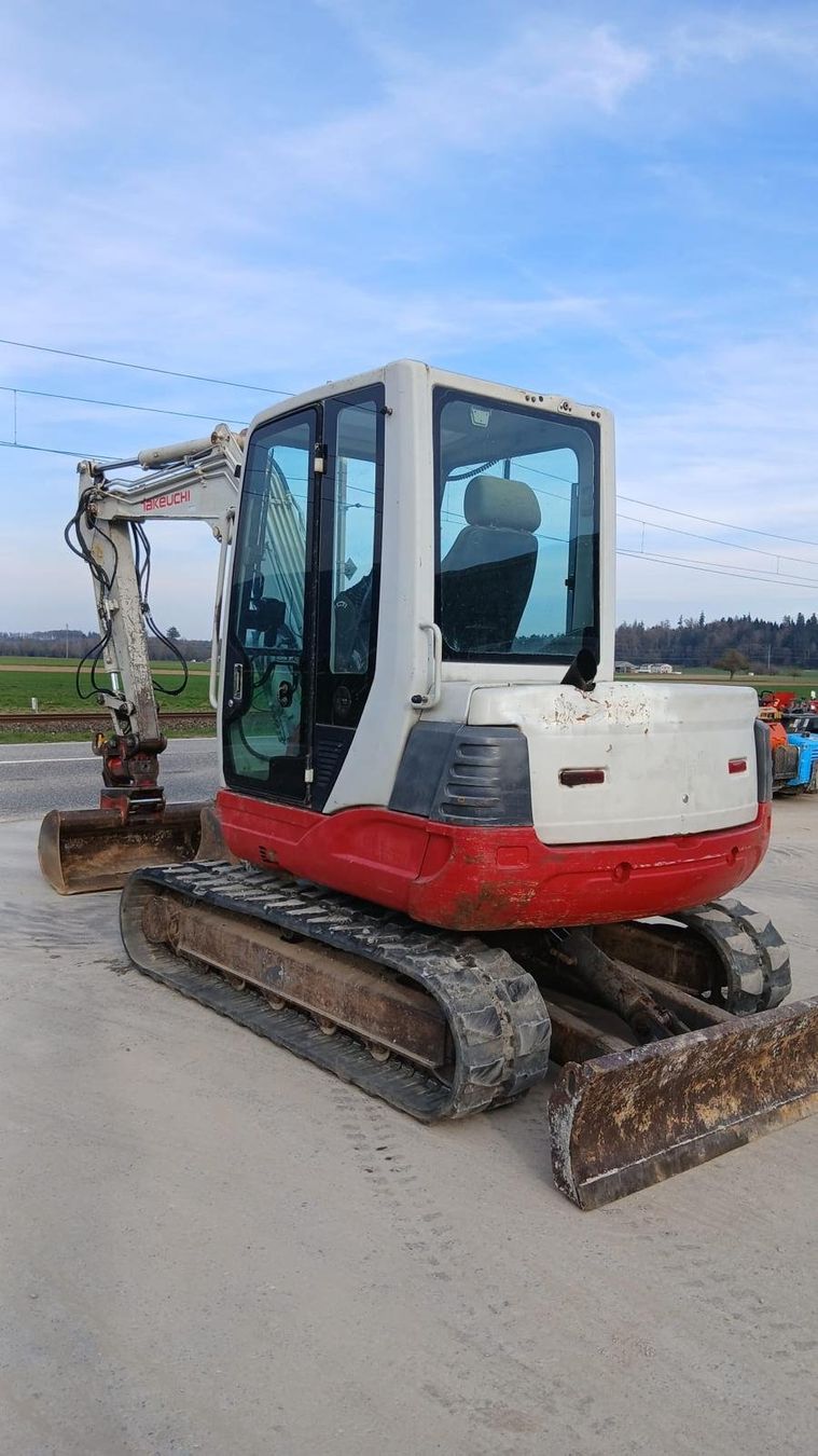 Takeuchi Escavatori: Raupenbagger Takeuchi 5 Tonnen Bagger – Usato da Niederbipp venduto da baggerch 2