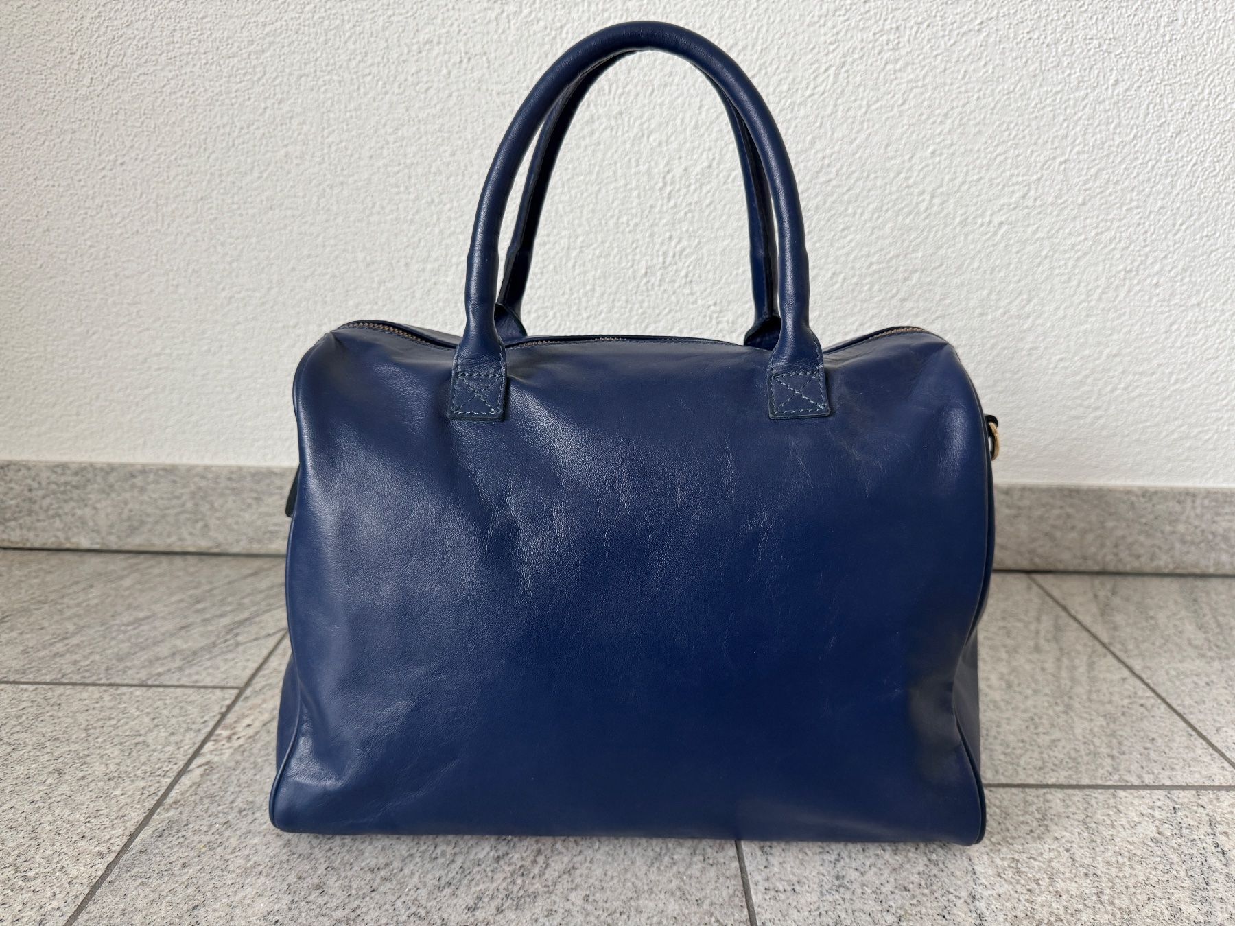 Taschen für Damen: Neu** Leder Tasche von Minelli – Neu und originalverpackt aus Zollikon von Krenapf