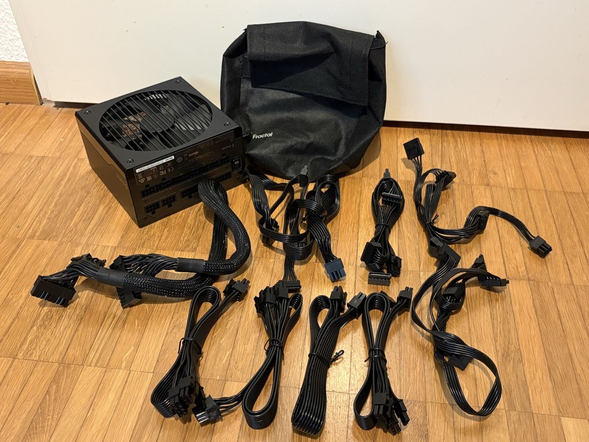 Componenti elettronici: Fractal Ion+ 2 Platinum 760W Netzteil – Usato da Allschwil venduto da leo_lft5