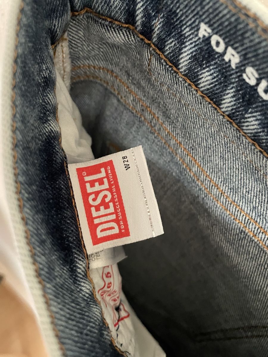 Diesel Jeans: Diesel Jeans W 28 – Usato da Hinwil venduto da rubinstar4 2