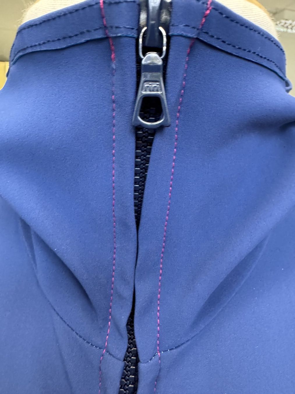 Jumpsuits: Pink-Blauer Neoprenanzug mit Kapuze – Gebraucht aus Thun von Thunerseespiele_FBM 7
