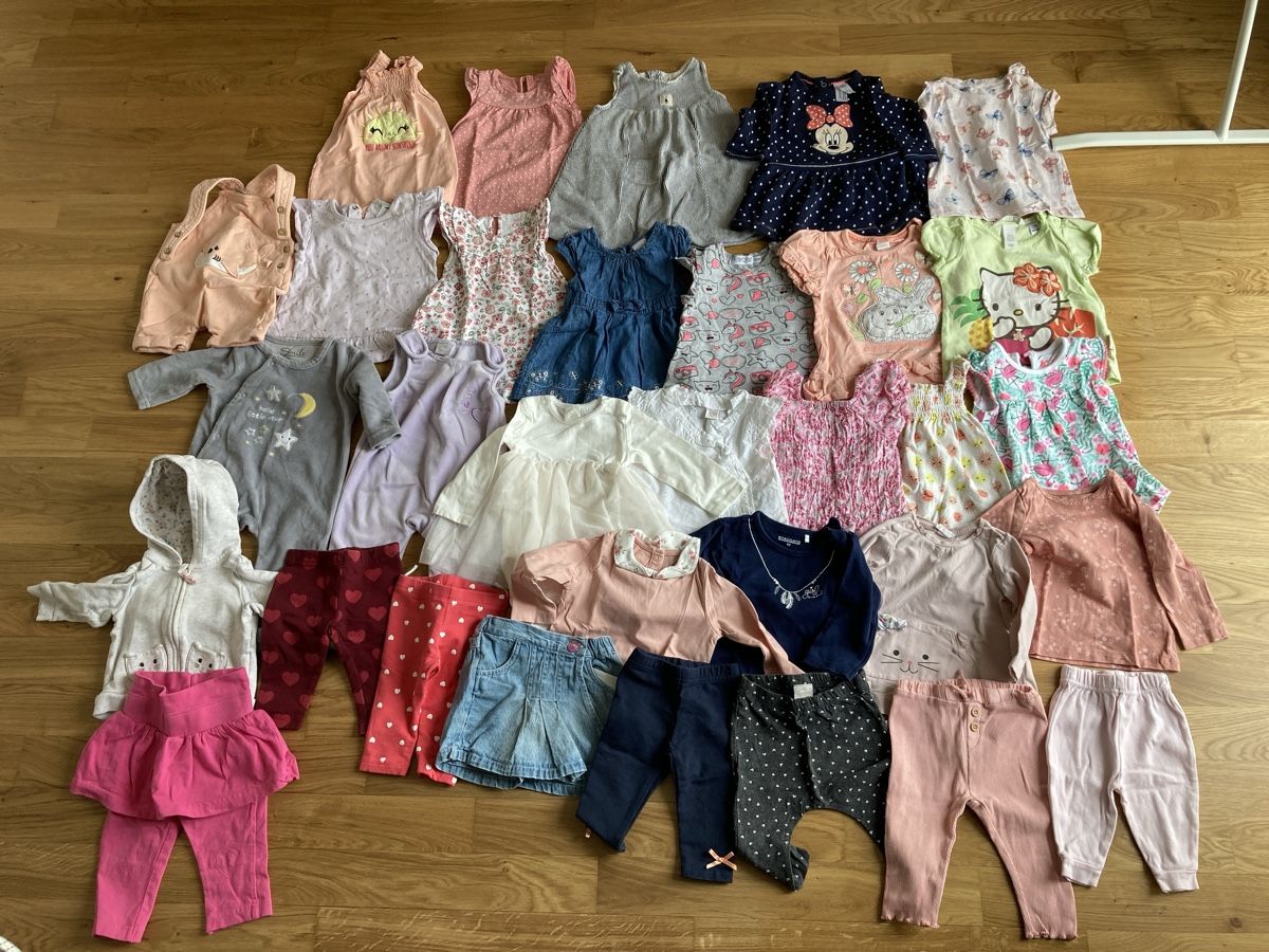 Lotti & Set di vestiti: Mädchen Kleiderpaket 62/68 – Usato da Staad SG venduto da gab_7dr9