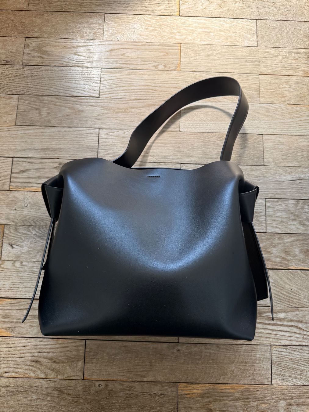 Acne Studios Borse: Acne Studios Musubi Midi Shoulderbag – Usato da Luzern venduto da Mamutpe 2
