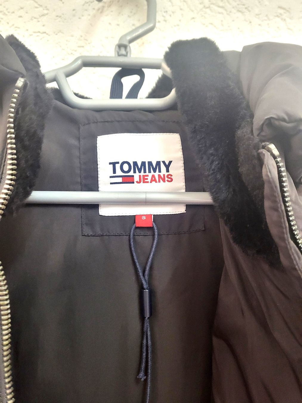 Tommy Hilfiger Jacken: Dicke Winterjacke von Tommy Hilfiger – Gebraucht aus Brütten von Diana098 2