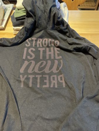 Dünnes Kaputzen-Shirt M