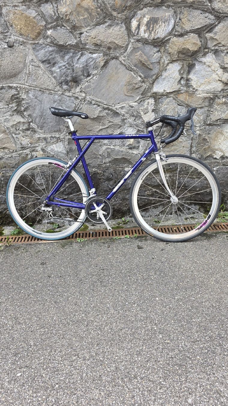 GT Vélos: Fahrrad Rennrad, GT  – D'occasion à Pfäffikon SZ par Brocki-21