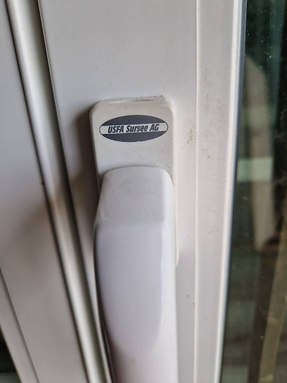 Finestre: Fenster 1.29m x 0.925m – Usato da Grosswangen venduto da chreguu 3