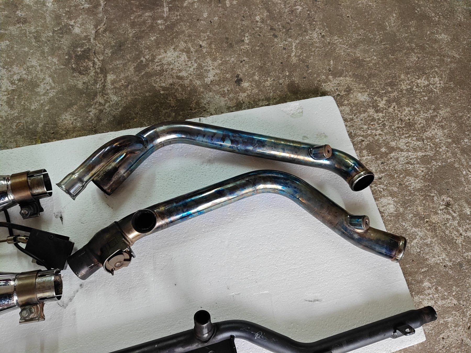 Harley-Davidson Sistemi di scarico: Système d'échappement Kesstech à commutation manuelle. – Usato da Biel/Bienne venduto da sangreracing 6