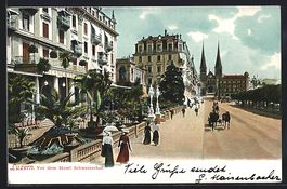 Luzern, Passanten vor dem Hotel Schweize