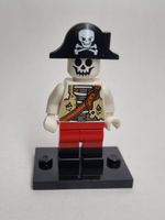 LEGO BAM early Middle 2023 Pirate Captain with red Trowsers