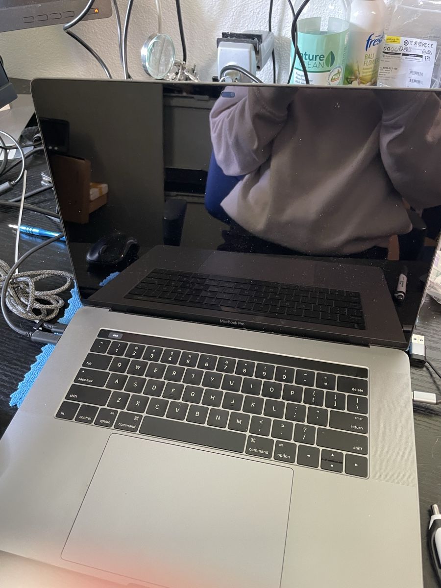 Apple Notebooks: MacBook Pro A1707 Def. – Defekt aus Abtwil sg von Kueng.MultiOutlet 2