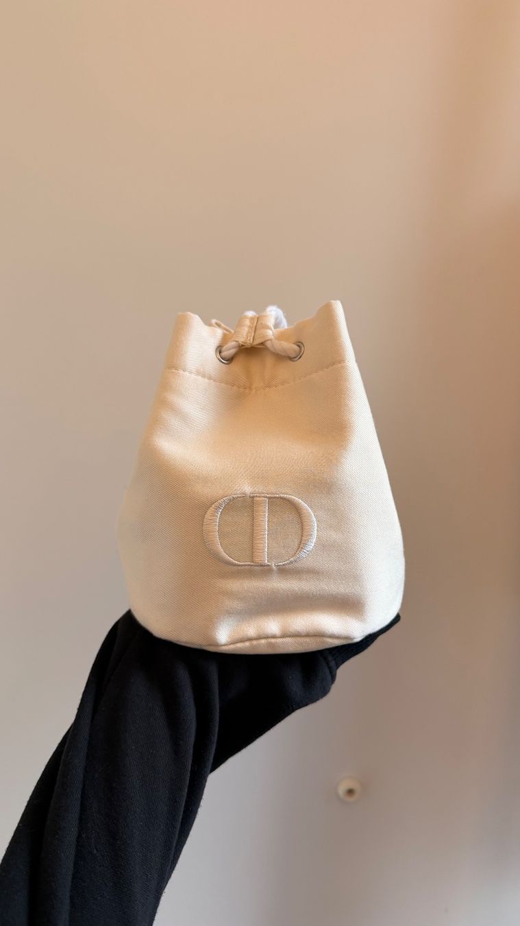 Dior Custodie per cosmetici: Necessaire Dior 7 – Usato da Mönchaltorf venduto da i.n.u.
