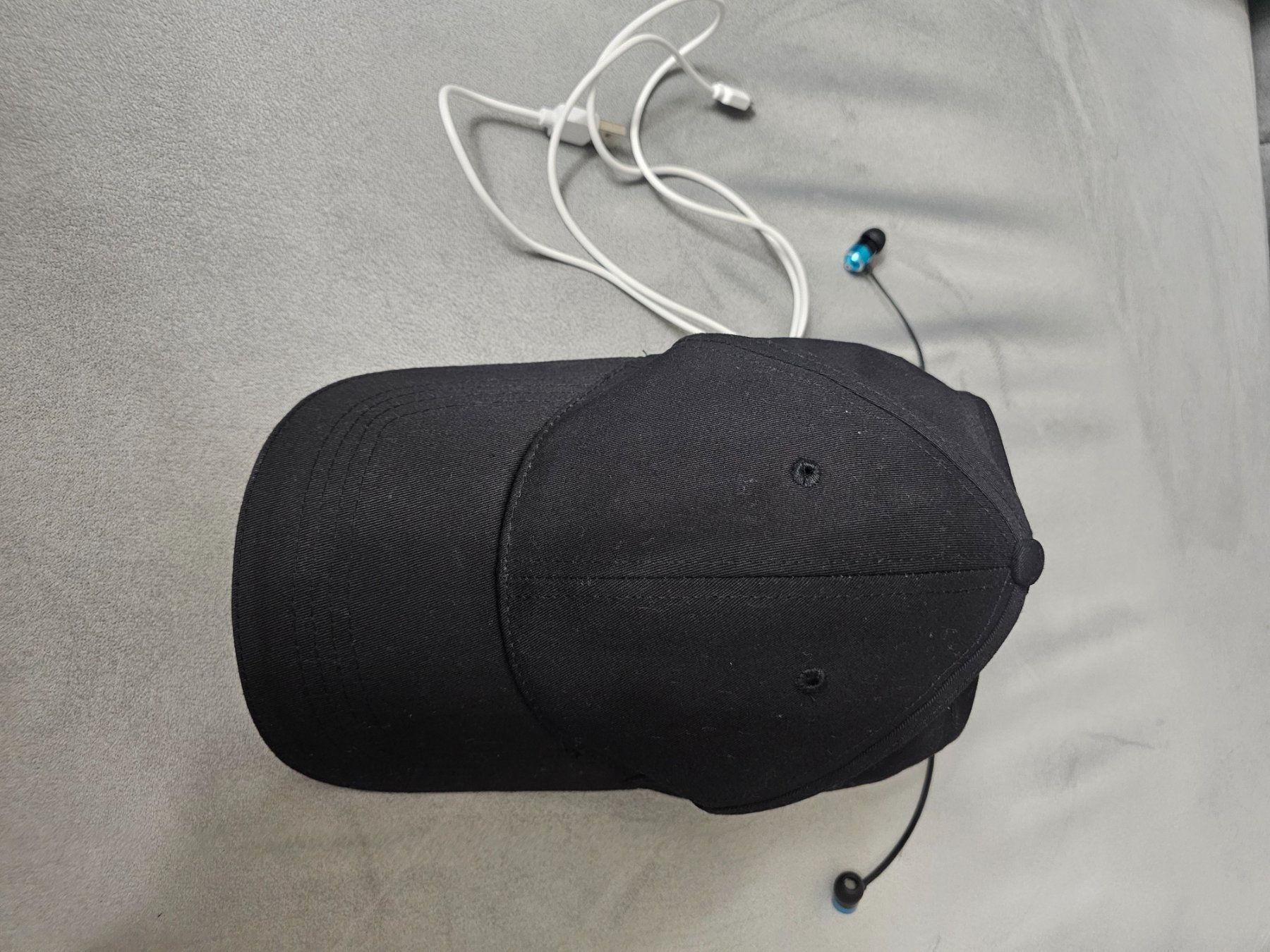 Cuffie: Schwarze Cap mit bluetooth Kopfhörer – Nuovo (secondo la descrizione) da Biberist venduto da ShopSoltan 2