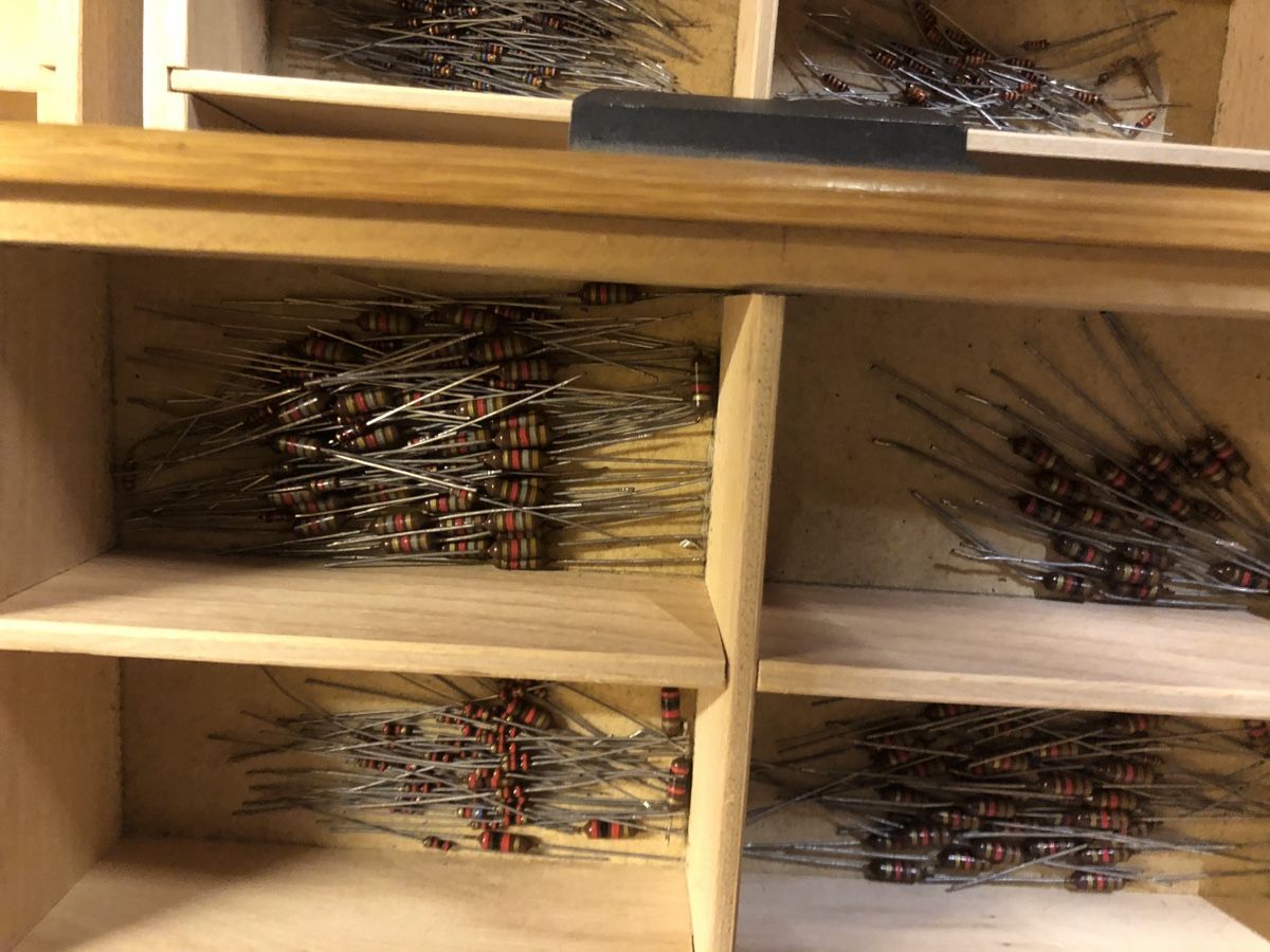 Componenti elettronici: elektronik bauteile widerstände etc hunderte teile sortiert – Nuovo (secondo la descrizione) da amden venduto da horizontblau01 4