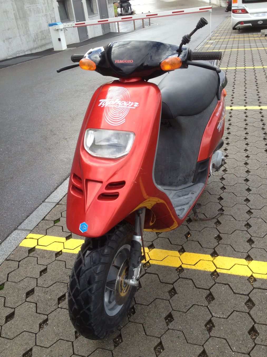 Piaggio Scooters: Roller Piaggio Typhoon 45 – Gebraucht aus Rickenbach LU von Hulibu