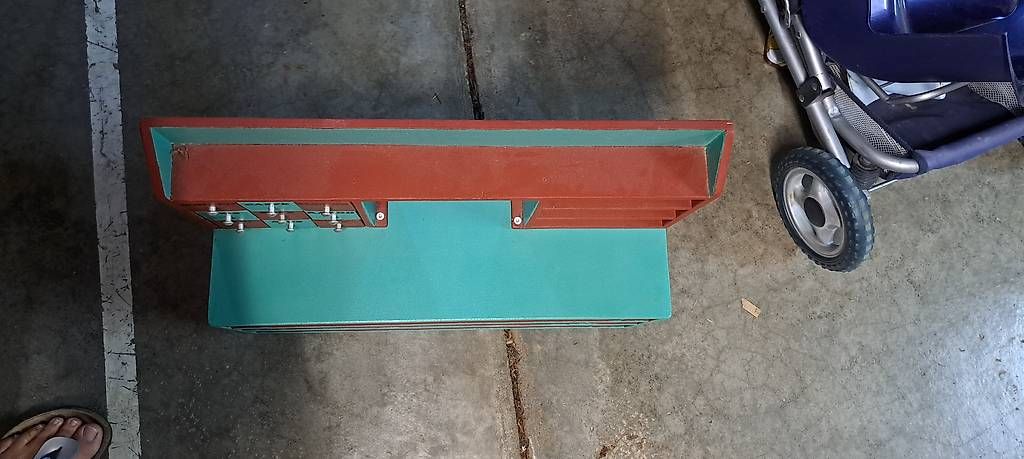 Giocattoli: selbstgebauter Tisch Käuferladen – Usato da Burg im Leimental venduto da Wildthing0 1