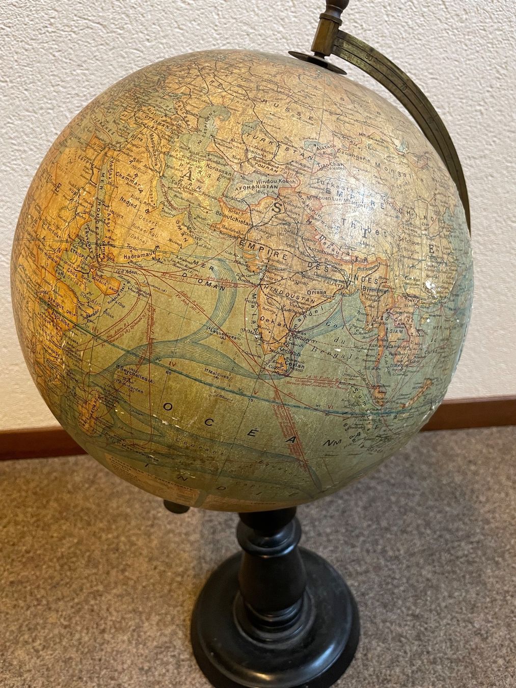 Altro in Decorazioni & Accessori: Globe terrestre J. Forest Paris, 1910-1915 – Usato da Le Landeron venduto da CharlieGilbert 1