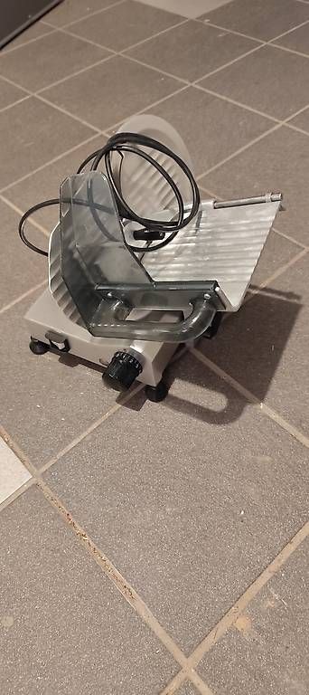 Elettrodomestici da cucina: Aufschnittmaschine  – Usato da Marbach LU venduto da PILA 2