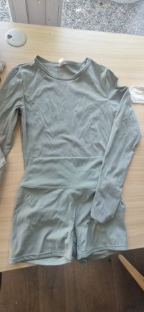 Damen Sport/Gym Set Langarmshirt und Shorts hellgrün