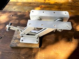 Chaise moteur relevable / Außenborder Halterung