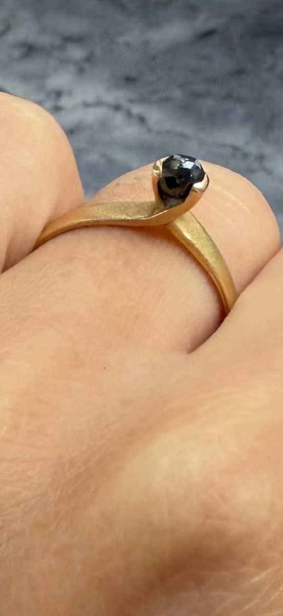 Ringe: Goldring 750 mit schwarzem Diamant – Gebraucht aus Muri b. Bern von Ameliaa83