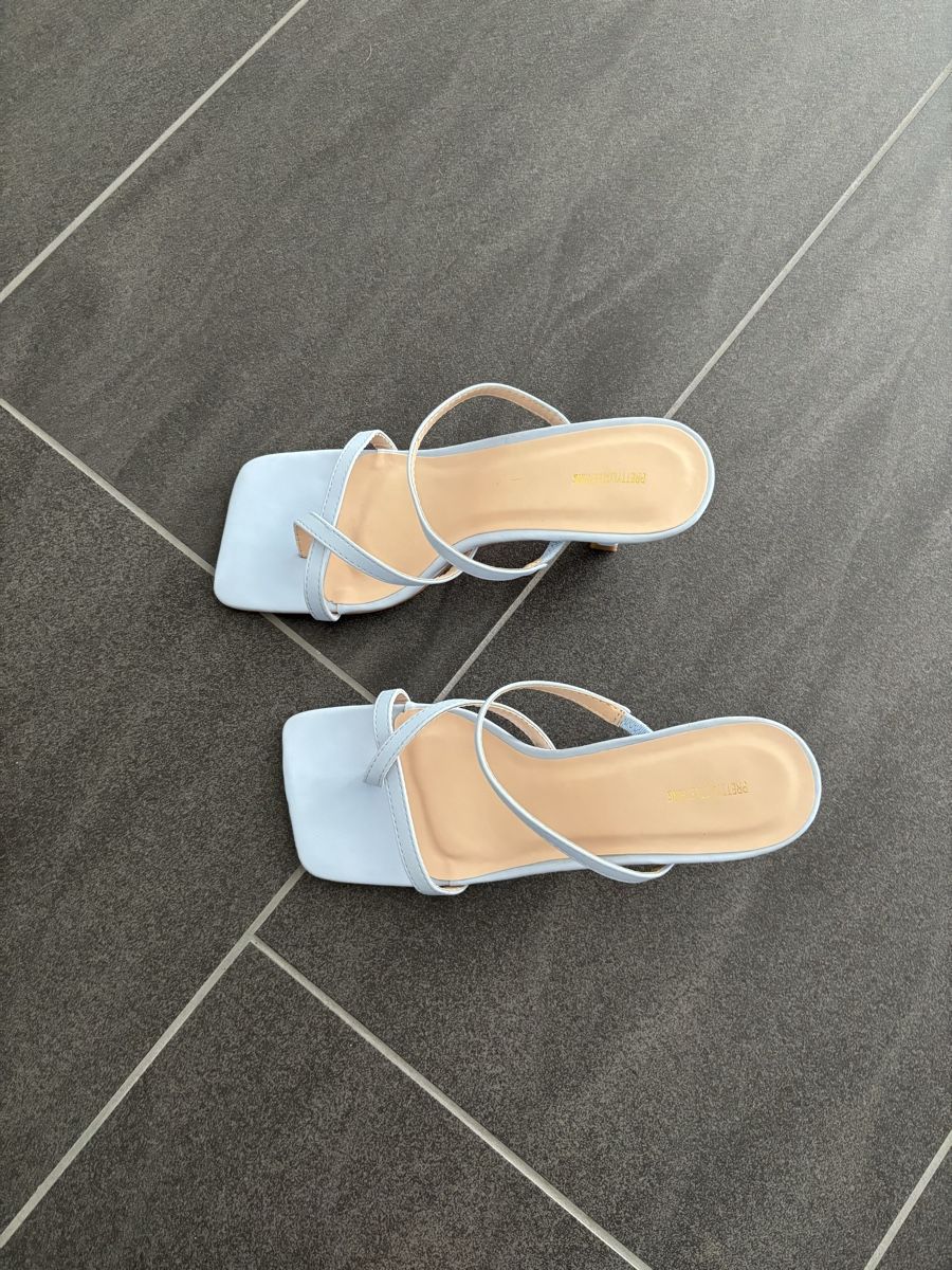 Damenschuhe: HELLBLAUE SANDALETTEN MIT ABSATZ – Neu (gemäss Beschreibung) aus Kreuzlingen von MFabiana 2