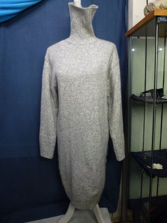 H & M KLEID ROLLKRAGEN KUSCHLIG KRATZT NICHT WEISS GRAU GR S