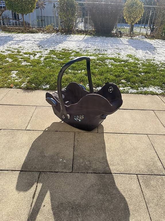 Seggiolini per auto: Maxi-Cosi Schale – Usato da Obergösgen venduto da hufii 1