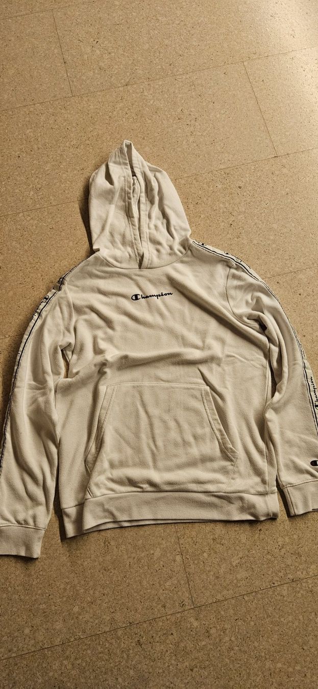 Champion Pullover & Sweatshirts: Kapuzenpulli – Gebraucht aus Münchenbuchsee von Yothu
